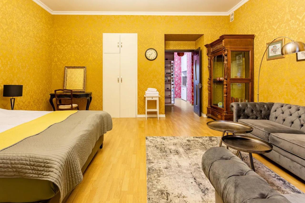 Old Piano Apartment Tbilisi Exterior photo